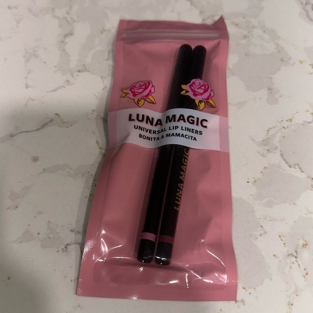 Luna Magic Universal Lip Liners 

Bonita & Mamacita